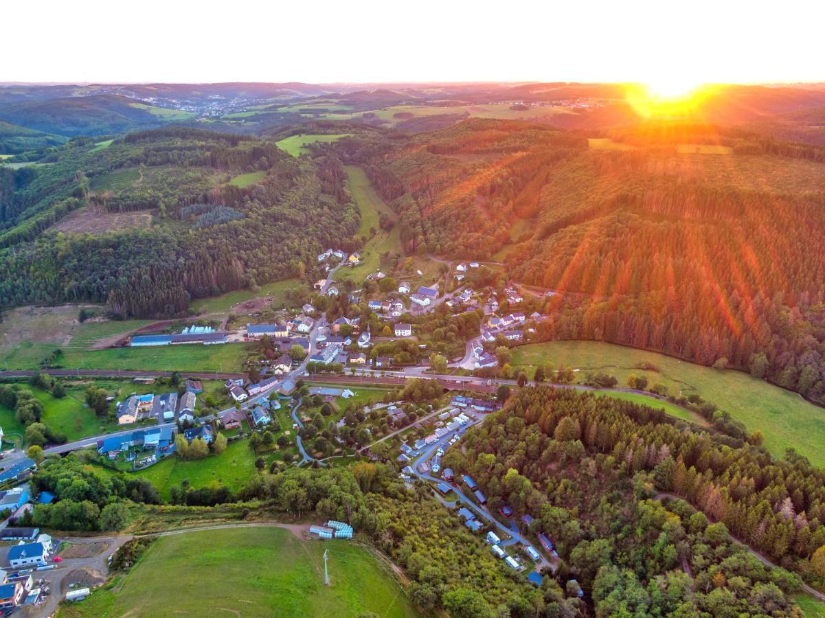 Basic Vakantiehuisje Op Val D'Or Enscherange Bagian luar foto